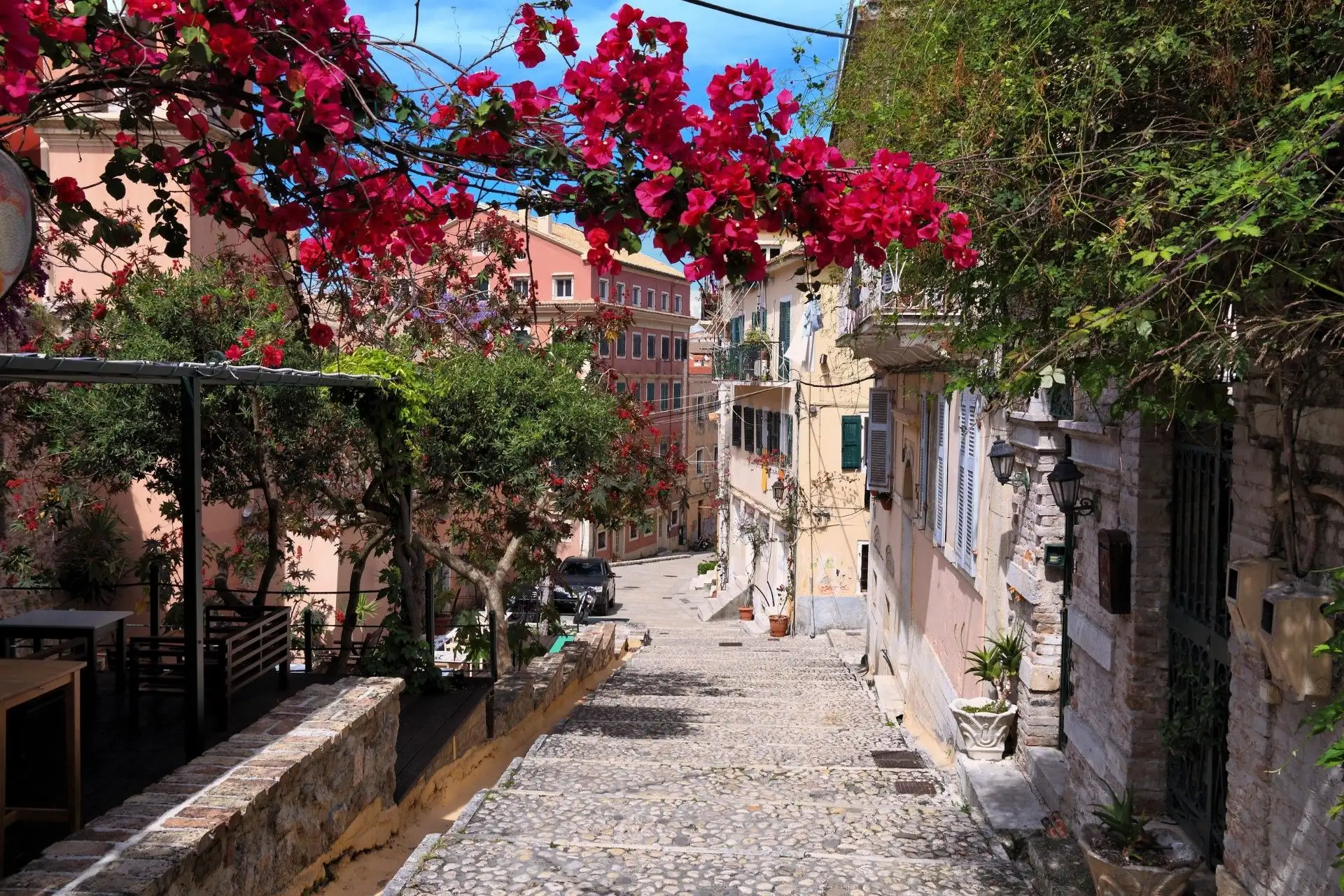 5 Reasons to Visit Greece this Easter