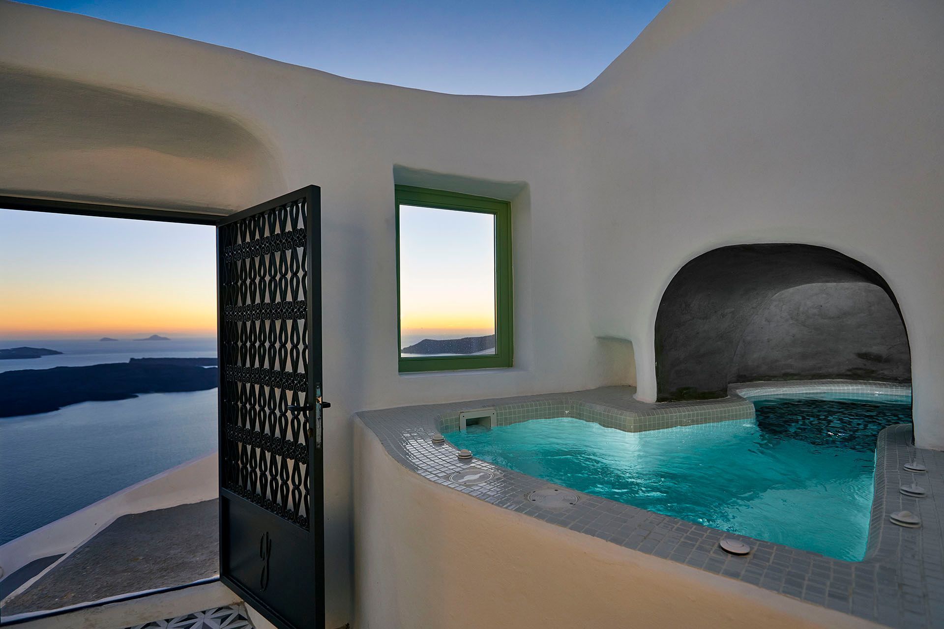 Santorini luxury villa Palma in Imerovigli - 2