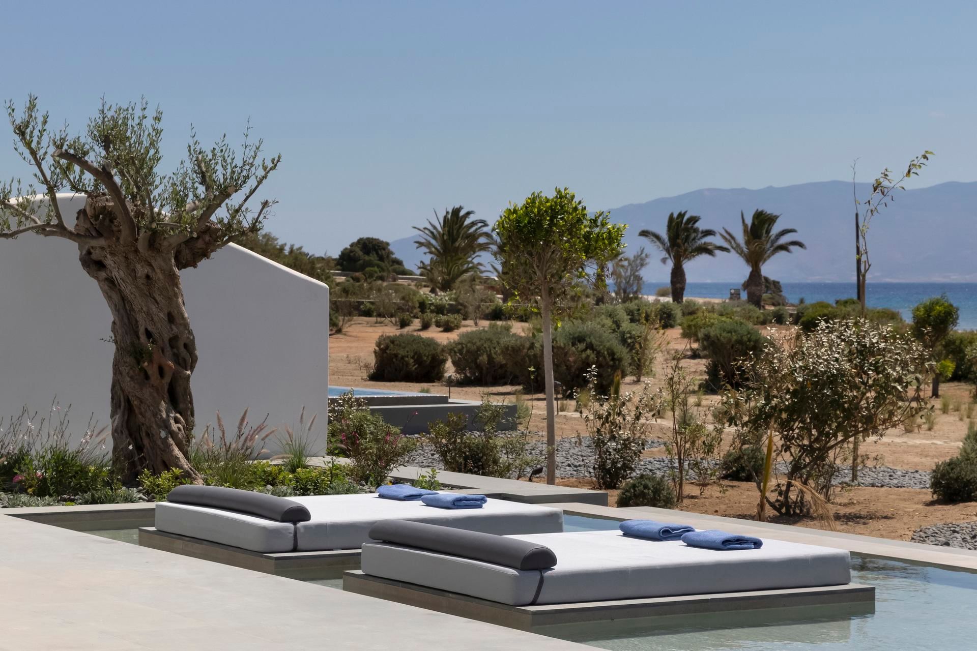 Paros luxury villa Calypso Retreat in Santa Maria - 2