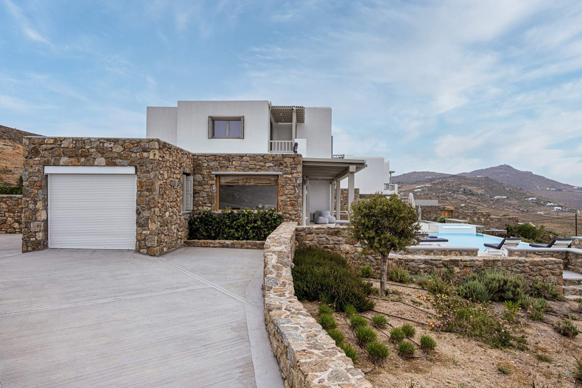 Mykonos luxury villa Victoria in Kalafatis - 2