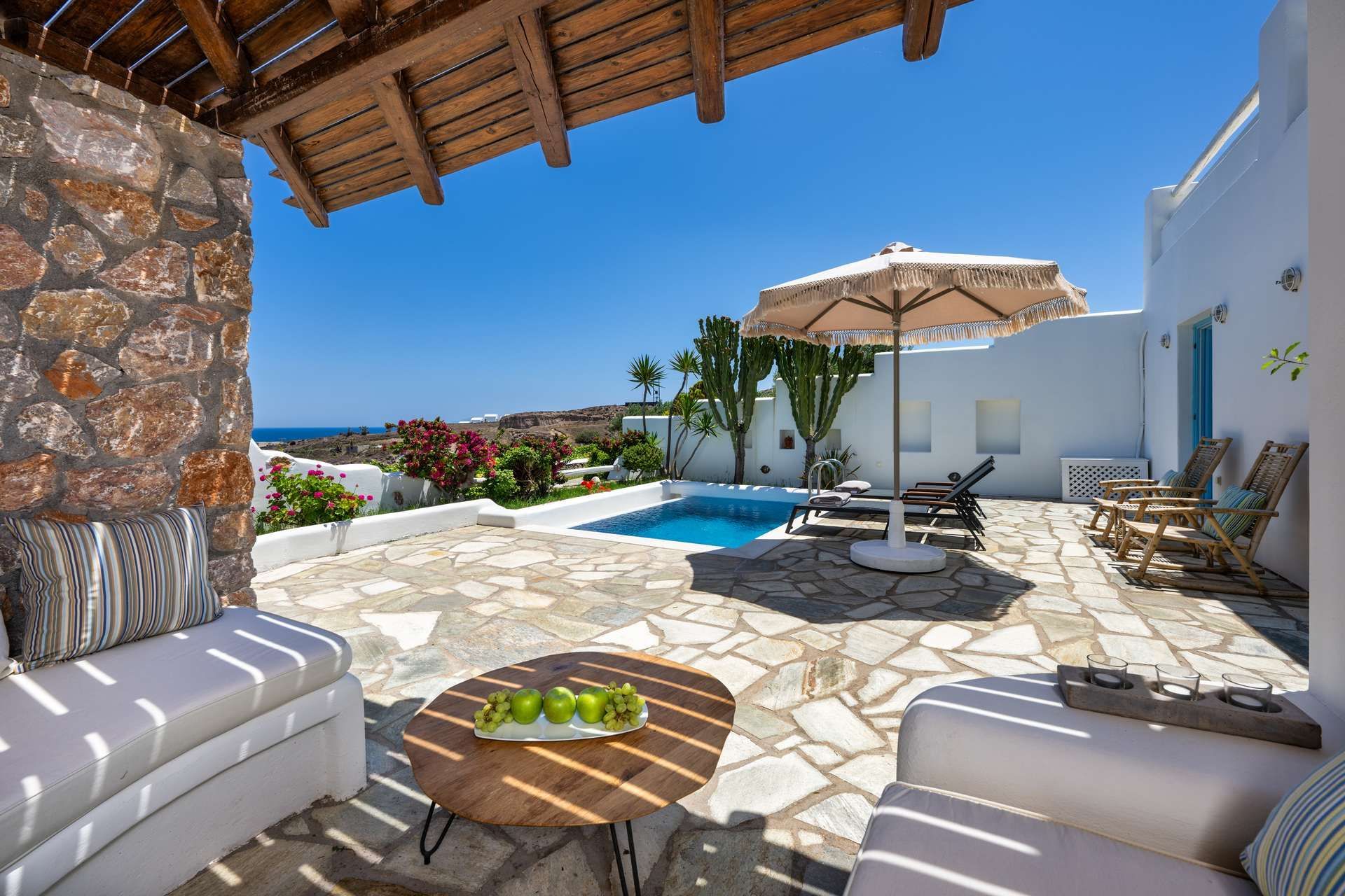 Santorini luxury villa Aeolus in Vourvoulos - 2