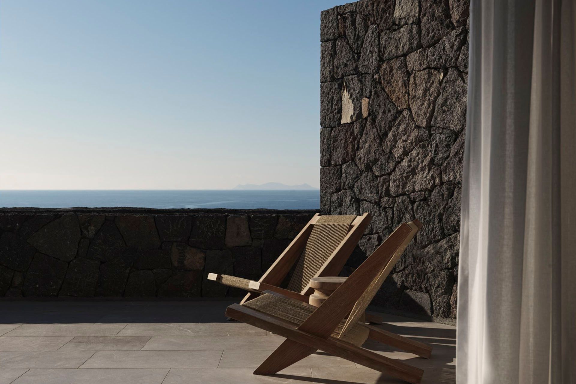 Santorini luxury villa Meridian in Oia - 2