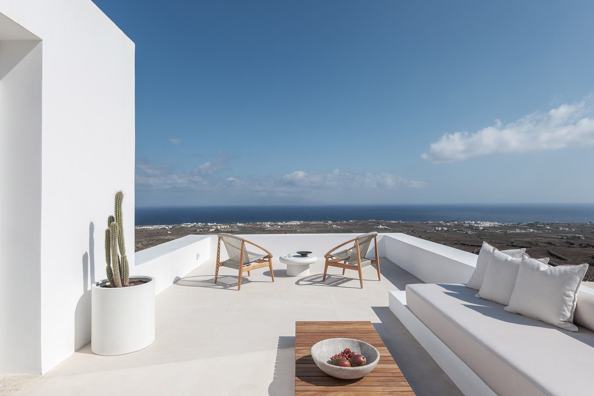 Santorini luxury villa Peppermint in Oia - 2