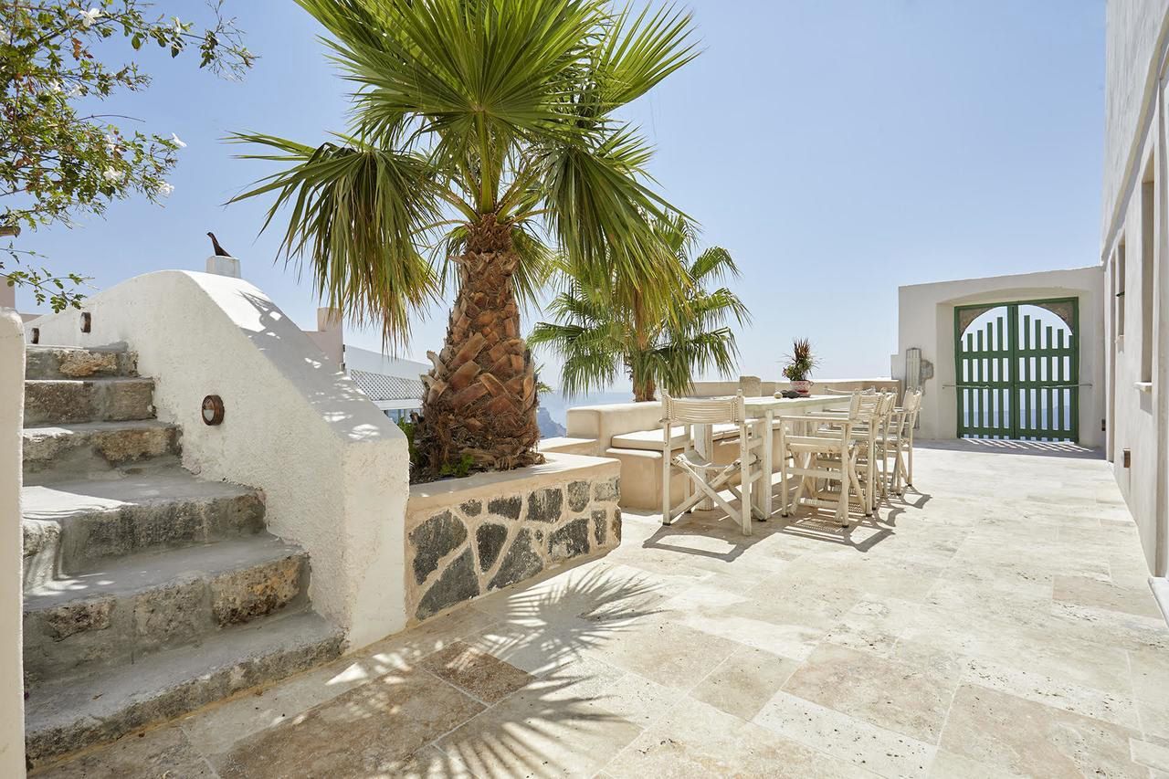 Santorini luxury villa Vayu in Fira - 2