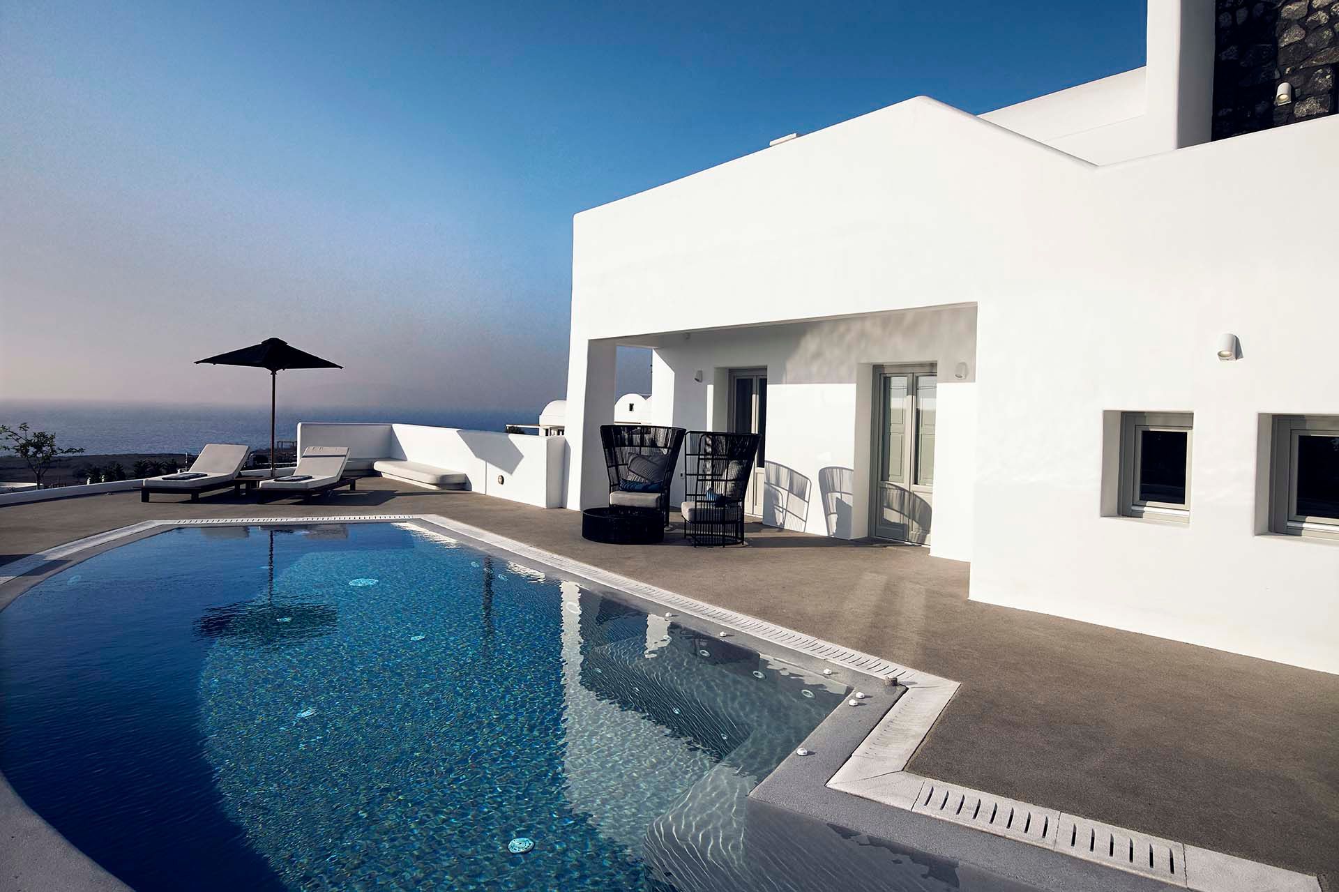 Santorini luxury villa Selini in Oia - 2
