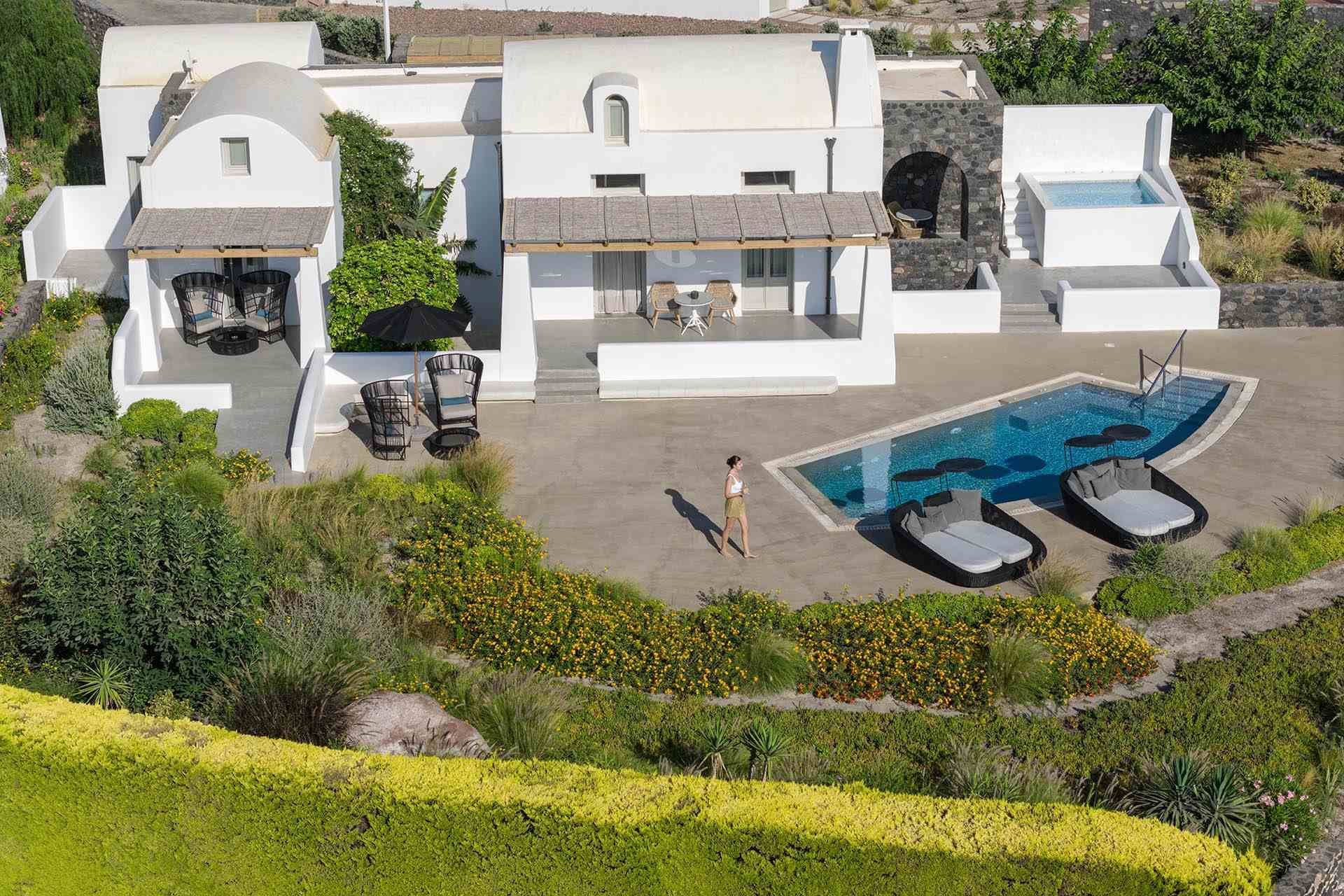 Santorini luxury villa Ilios in Oia - 3