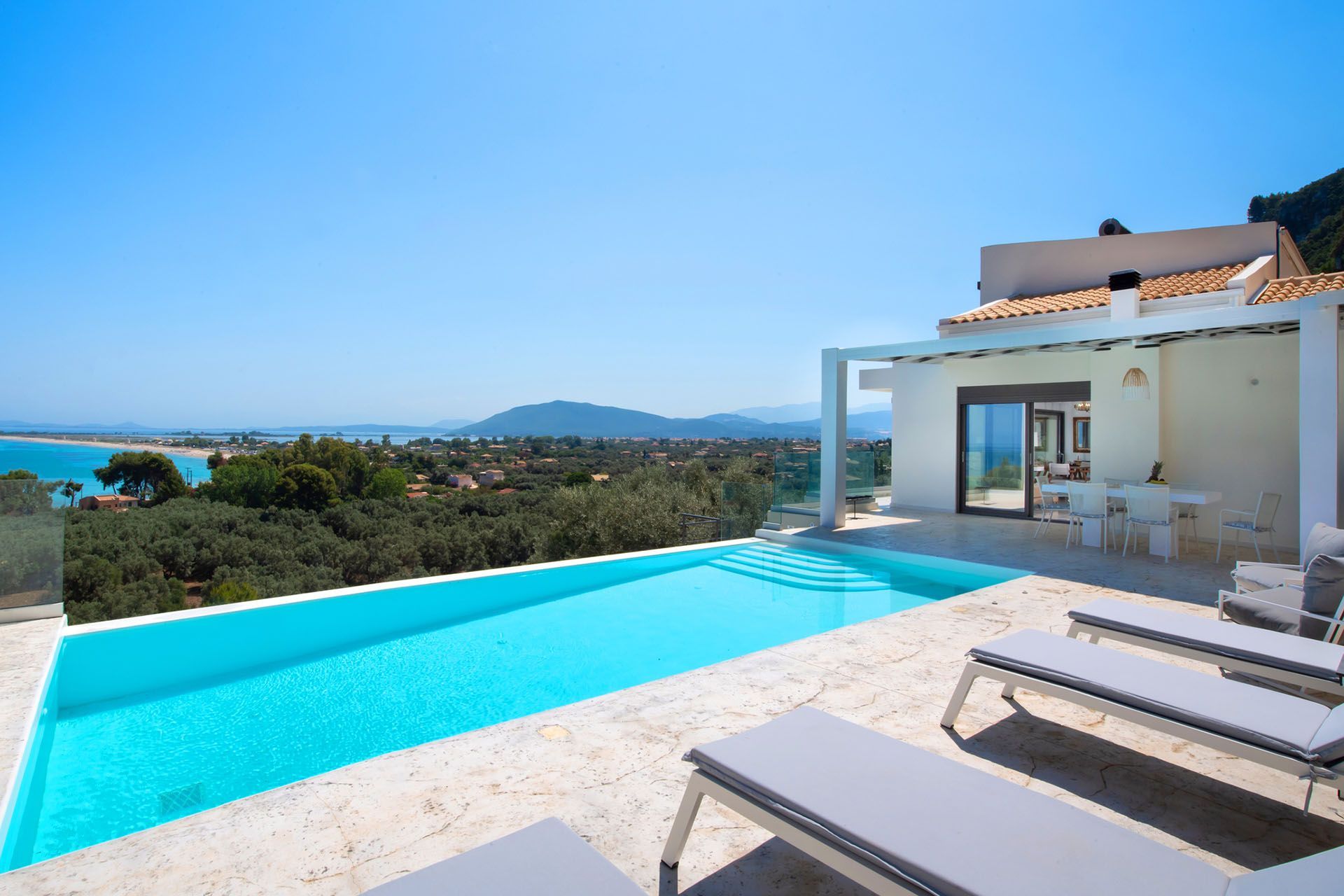 Lefkada luxury villa Oberon in Agios Ioannis - 3