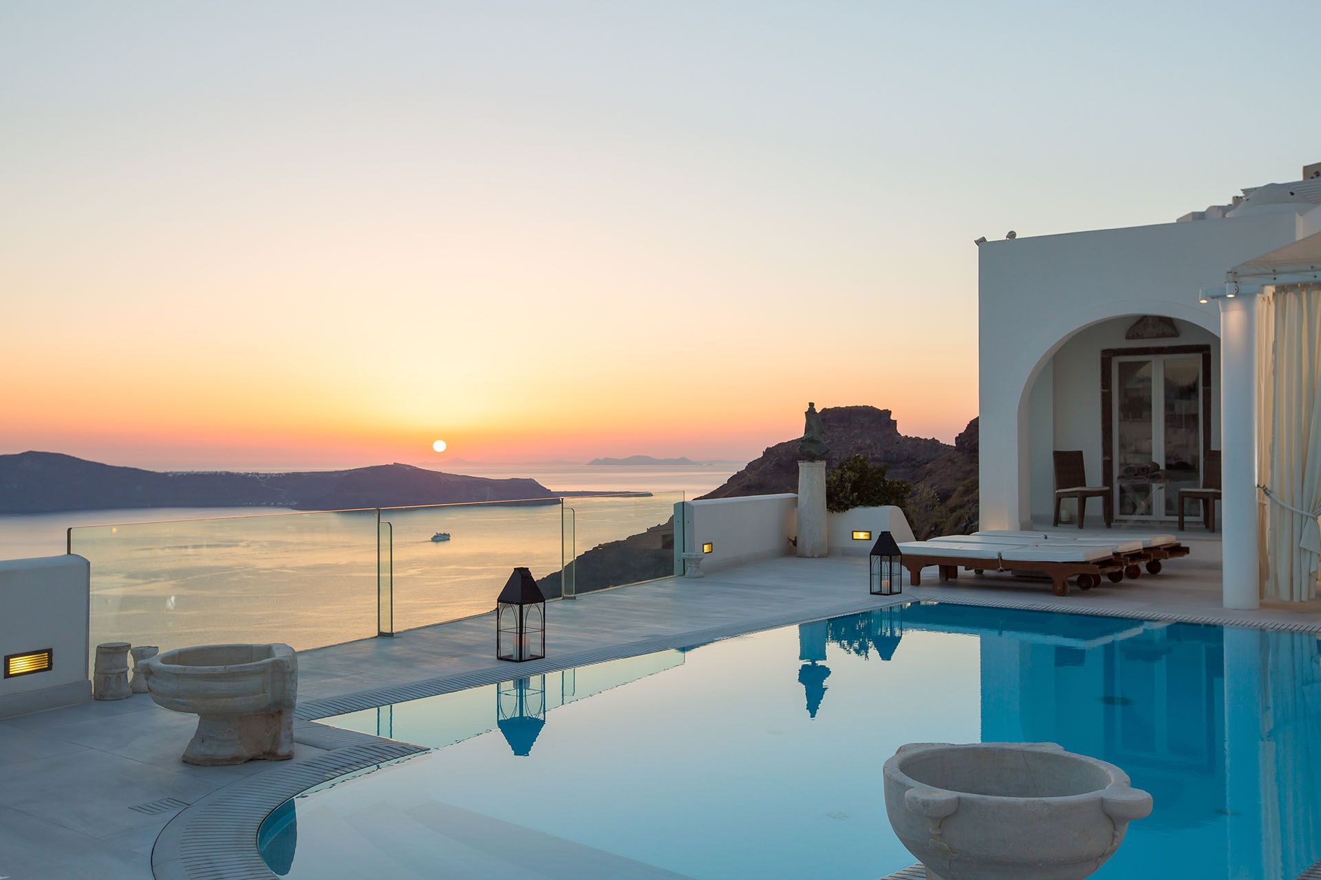 Santorini luxury villa Luminela in Firostefani - 3