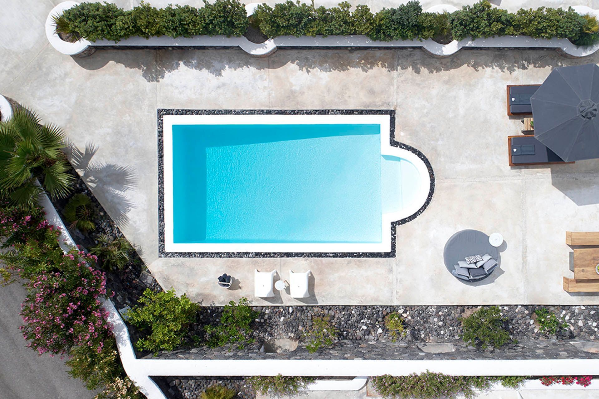  Santorini luxury villa Malone in Exo Gialos - 3