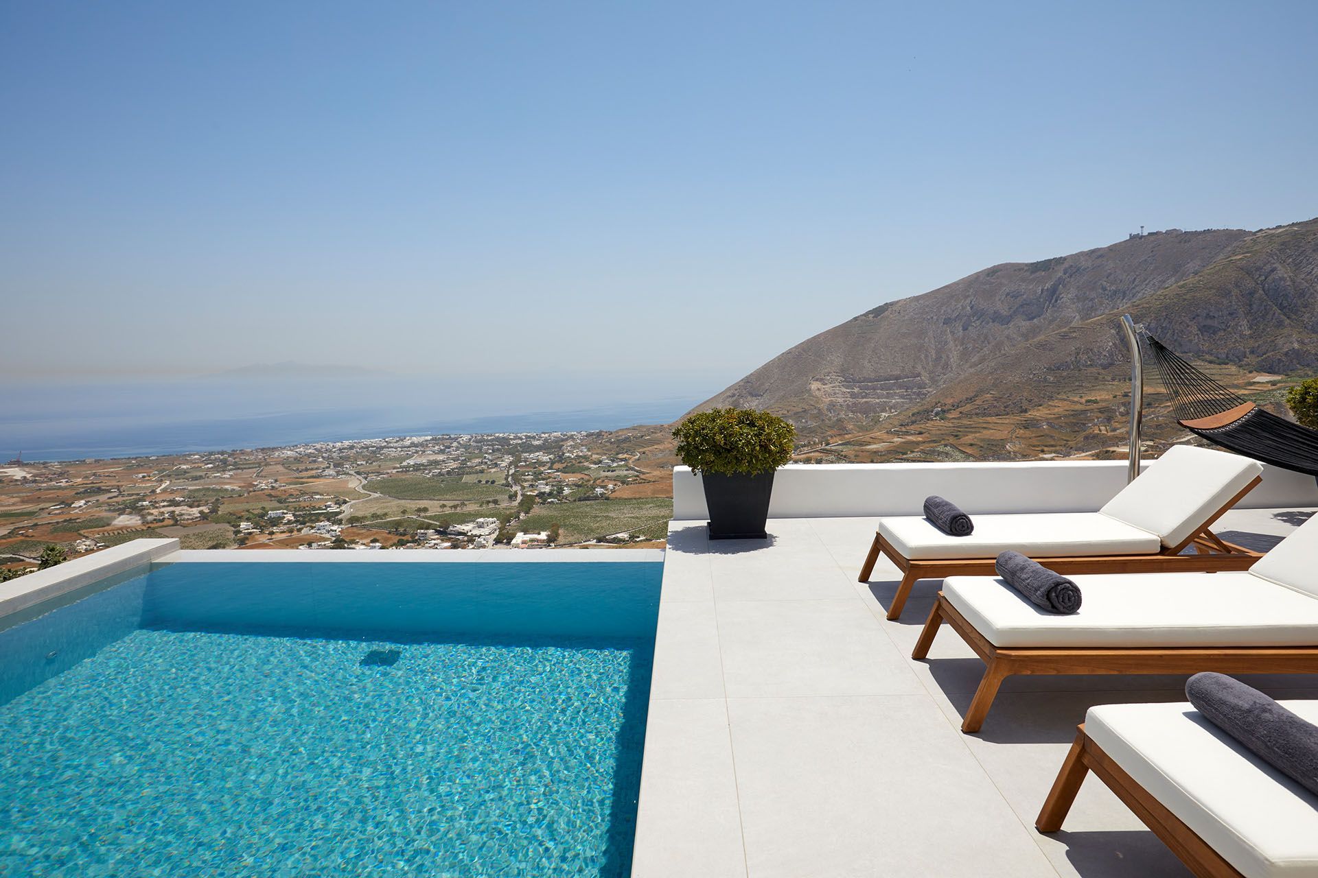 Santorini luxury villa Fantasia in Pyrgos Kalistis - 3
