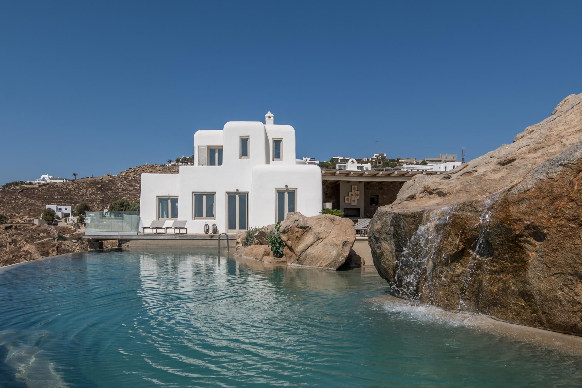 Mykonos luxury villa Adelaide in Tourlos - 3