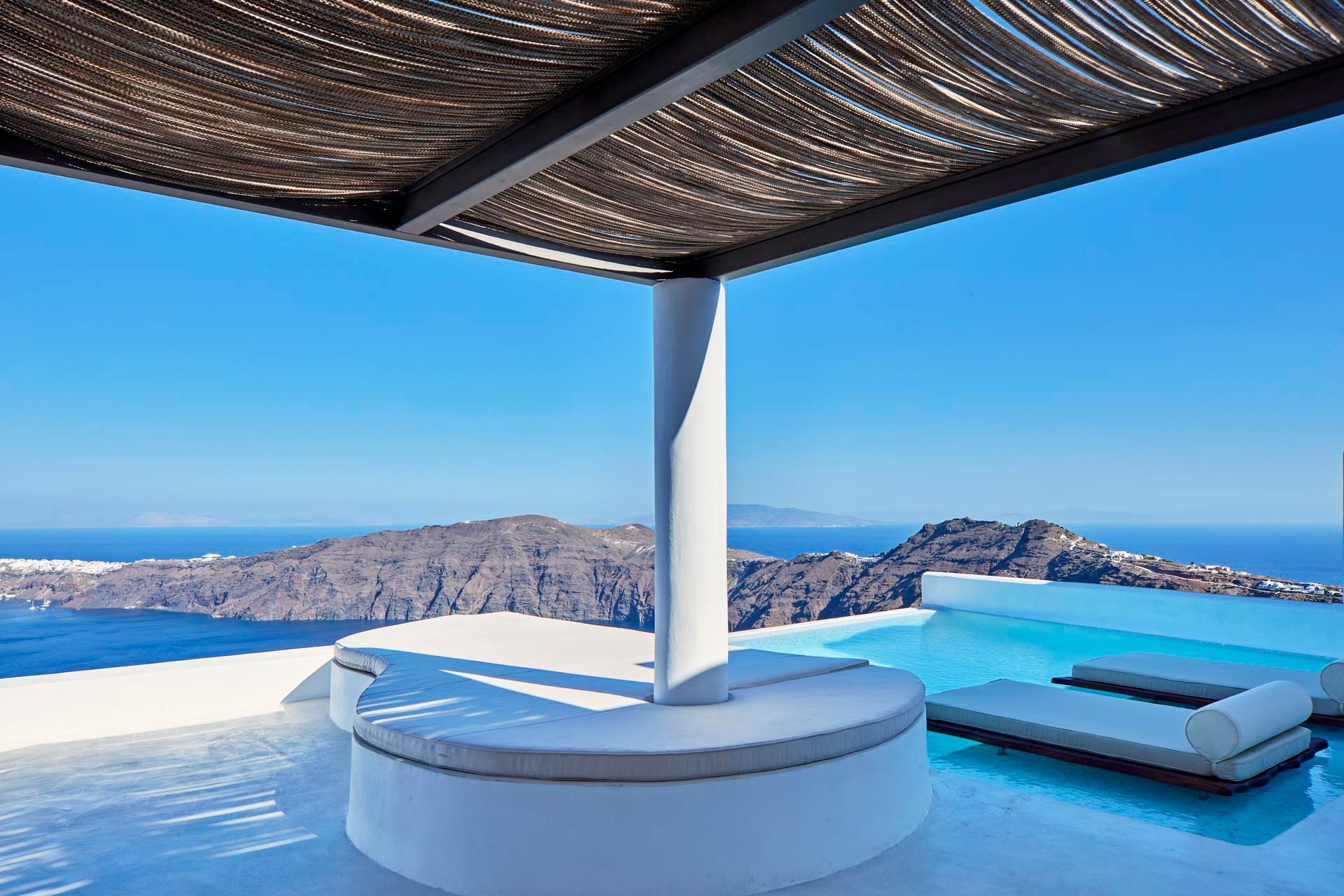Santorini luxury villa Caelia in Imerovigli - 3