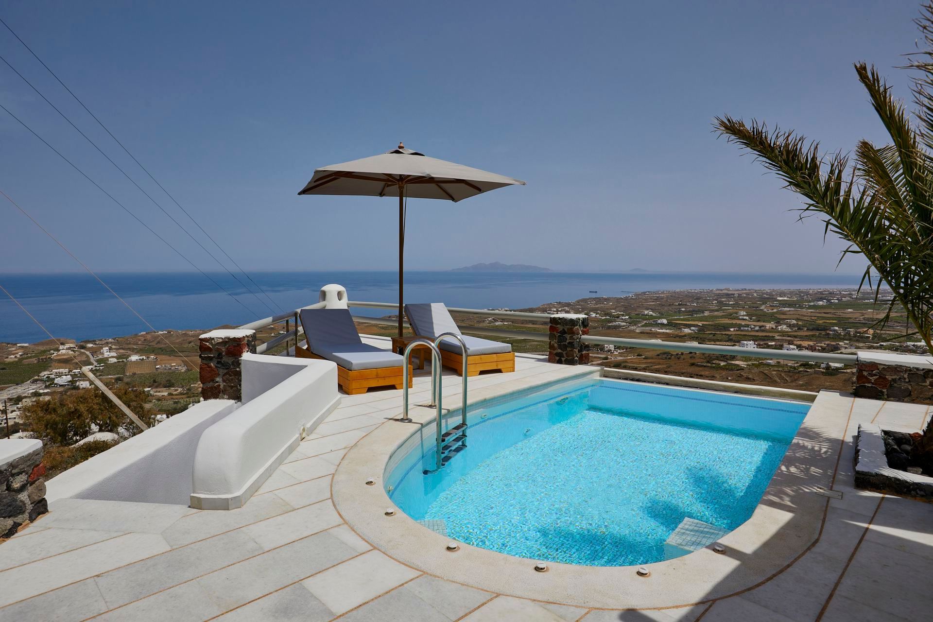 Santorini luxury villa Etienne in Vourvoulos - 3