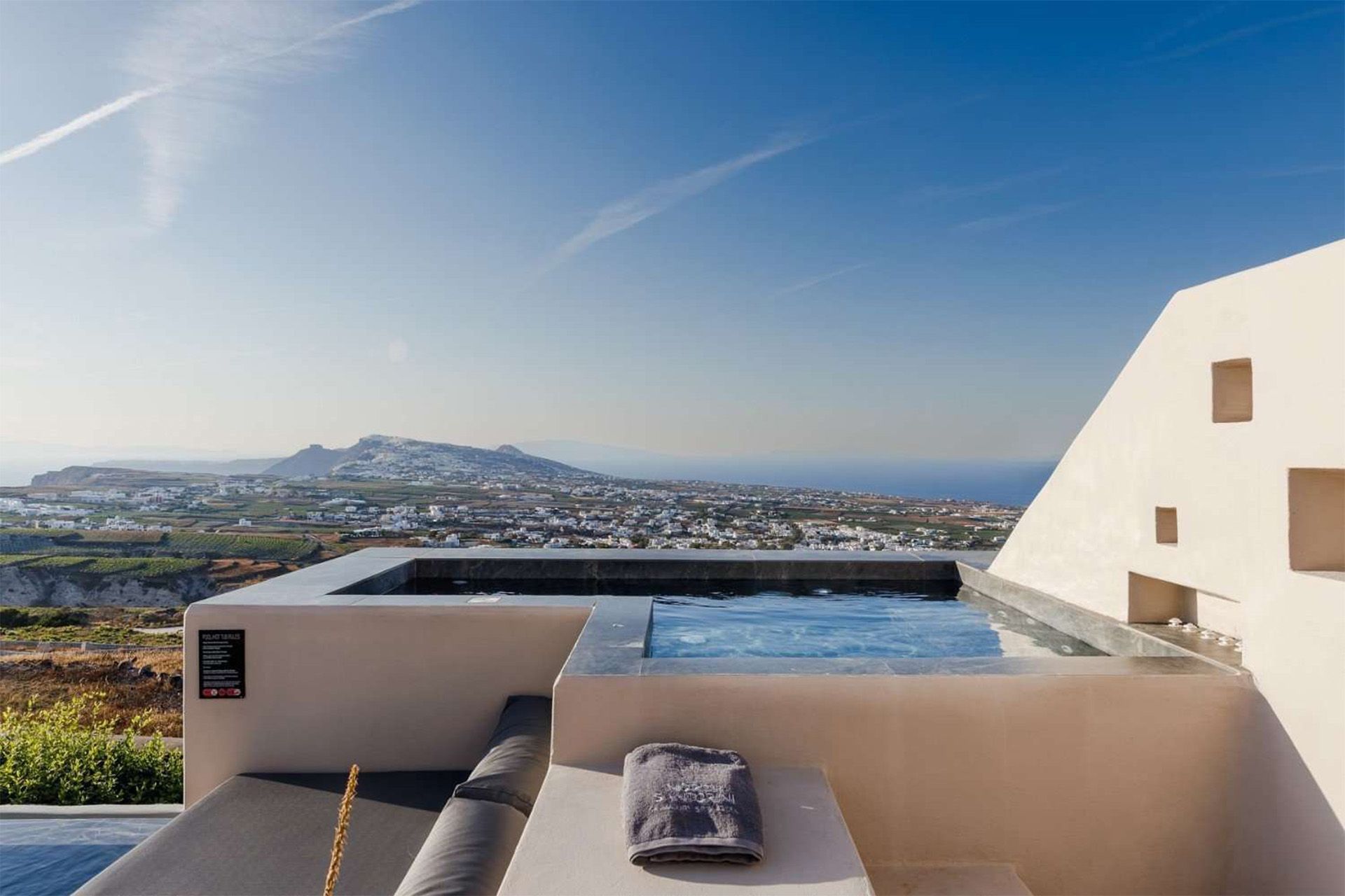 Santorini luxury villa Aurora in Pyrgos Kallistis - 3