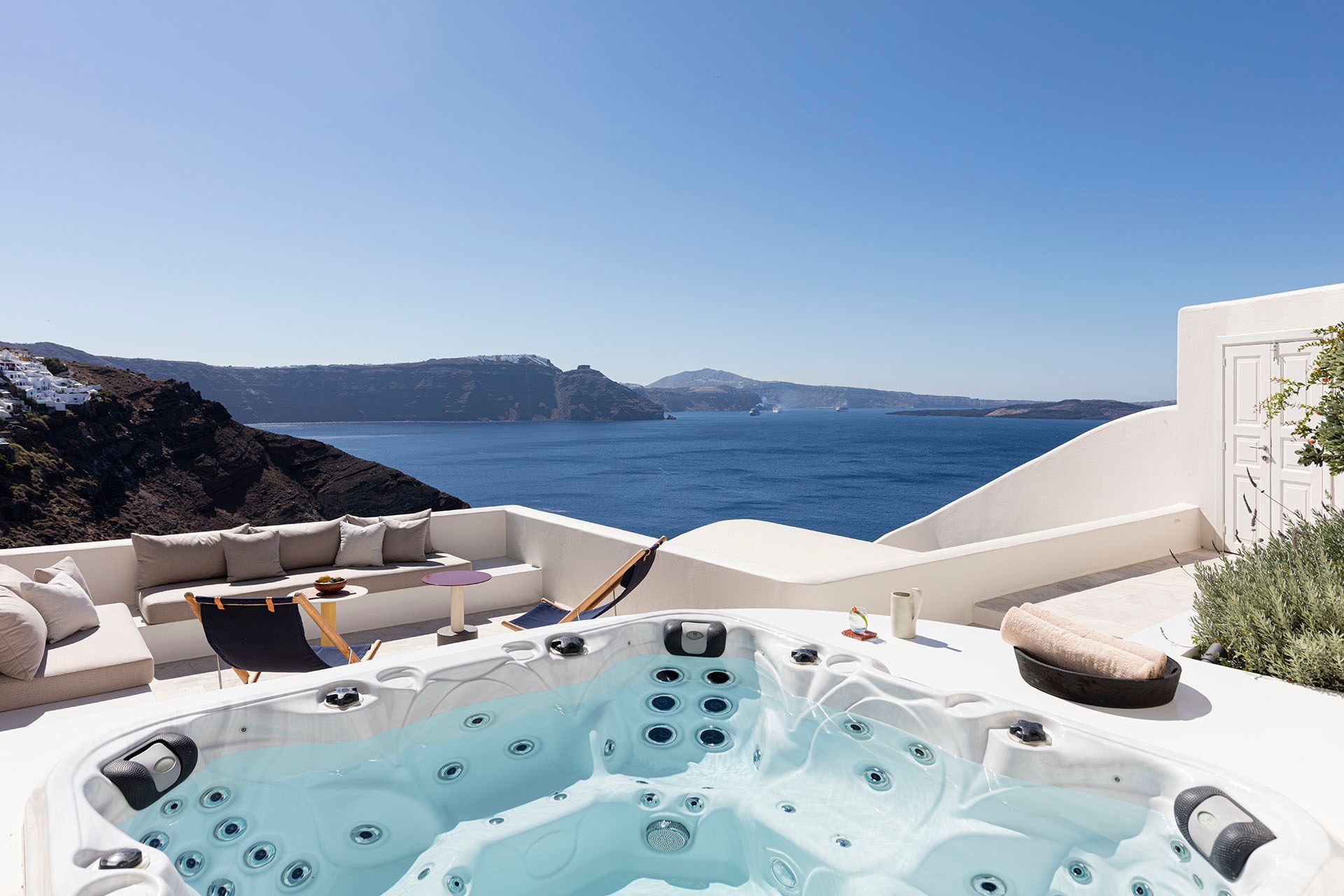 Santorini luxury villa Claudette in Oia - 3