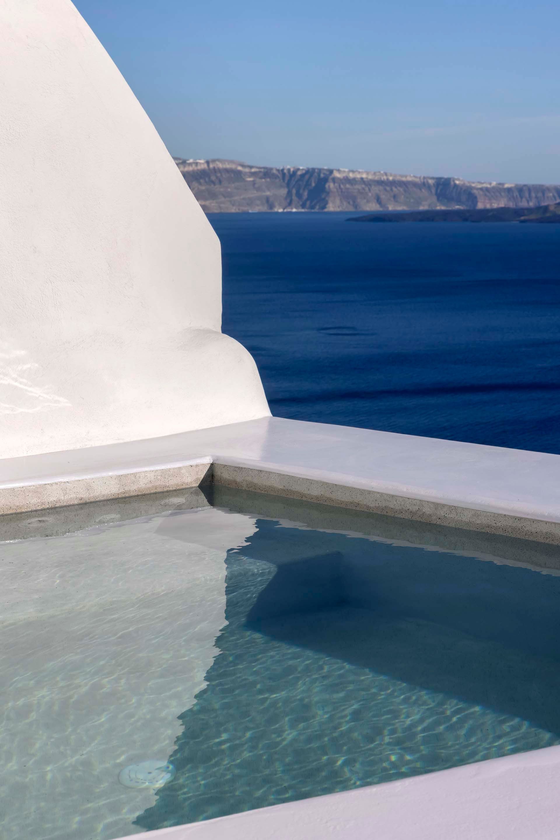 Santorini luxury villa Sabia Cave House in Oia - 4