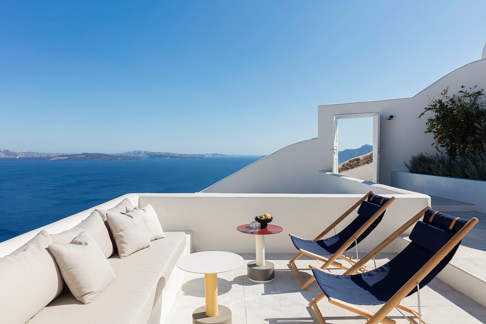 Santorini luxury villa Claudette in Oia - 4