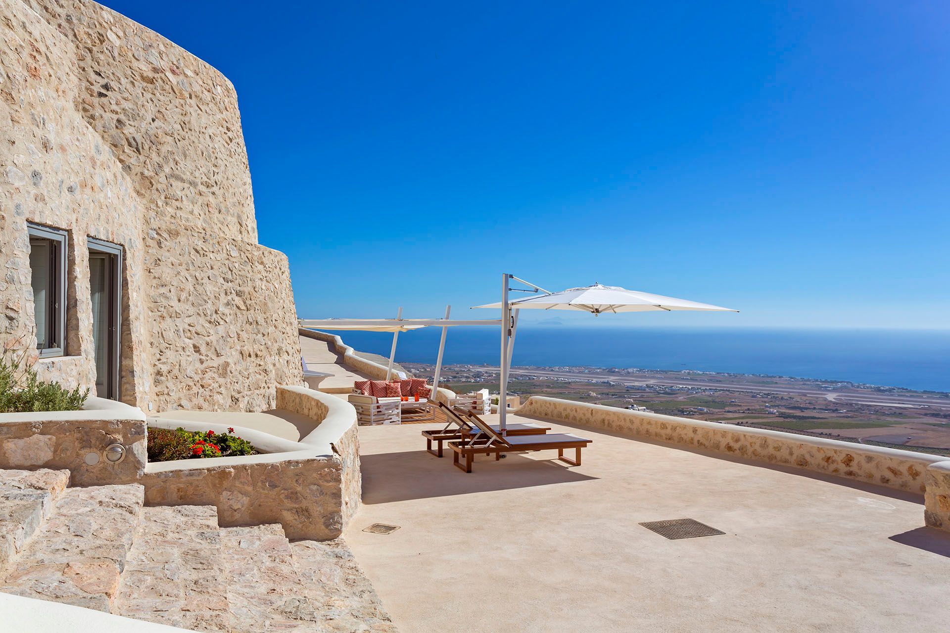 Santorini luxury villa Starling in Pyrgos Kalistis - 1
