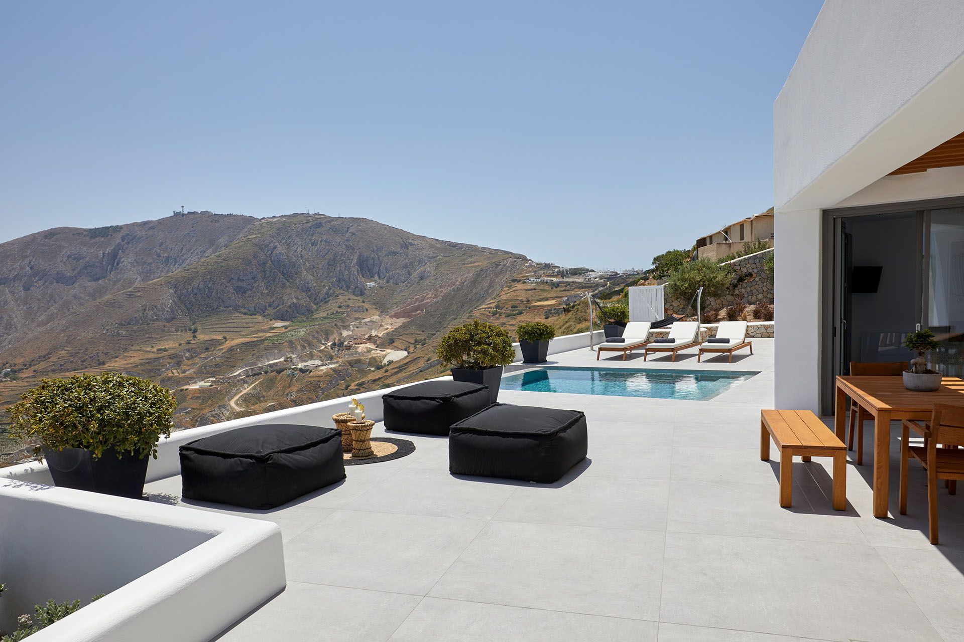 Santorini luxury villa Starling in Pyrgos Kalistis - 10