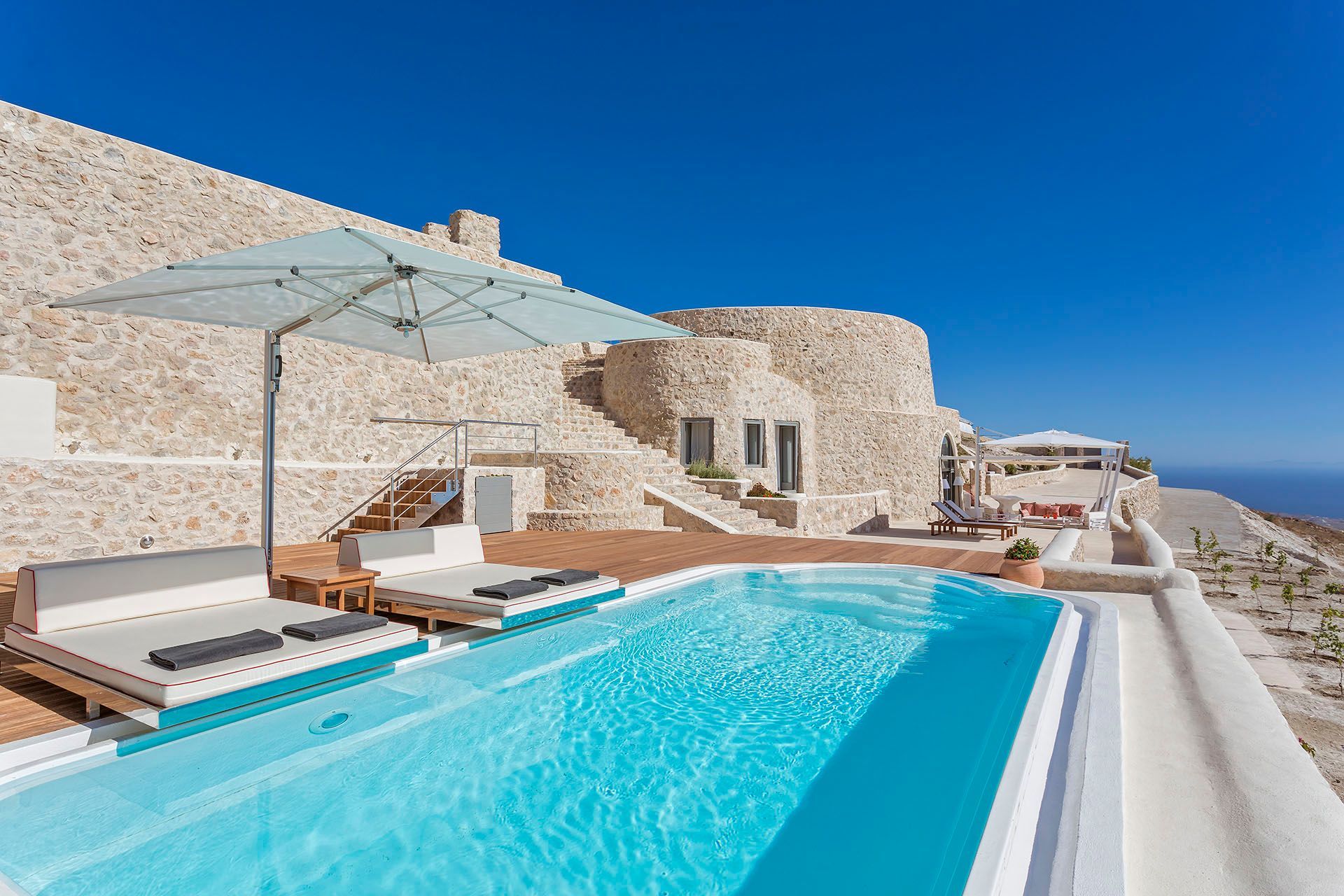 Santorini luxury villa Starling in Pyrgos Kalistis - 16