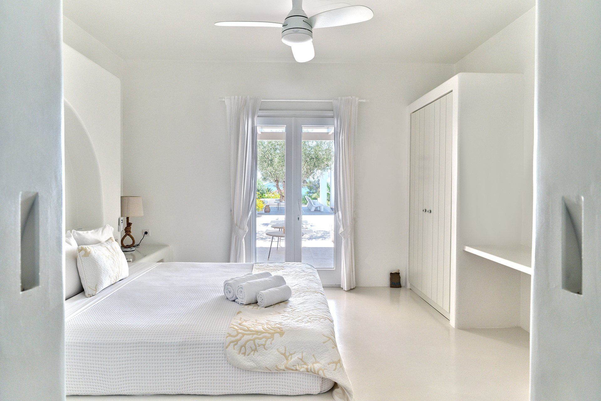 Paros luxury villa Splendor in Ambelas - 15