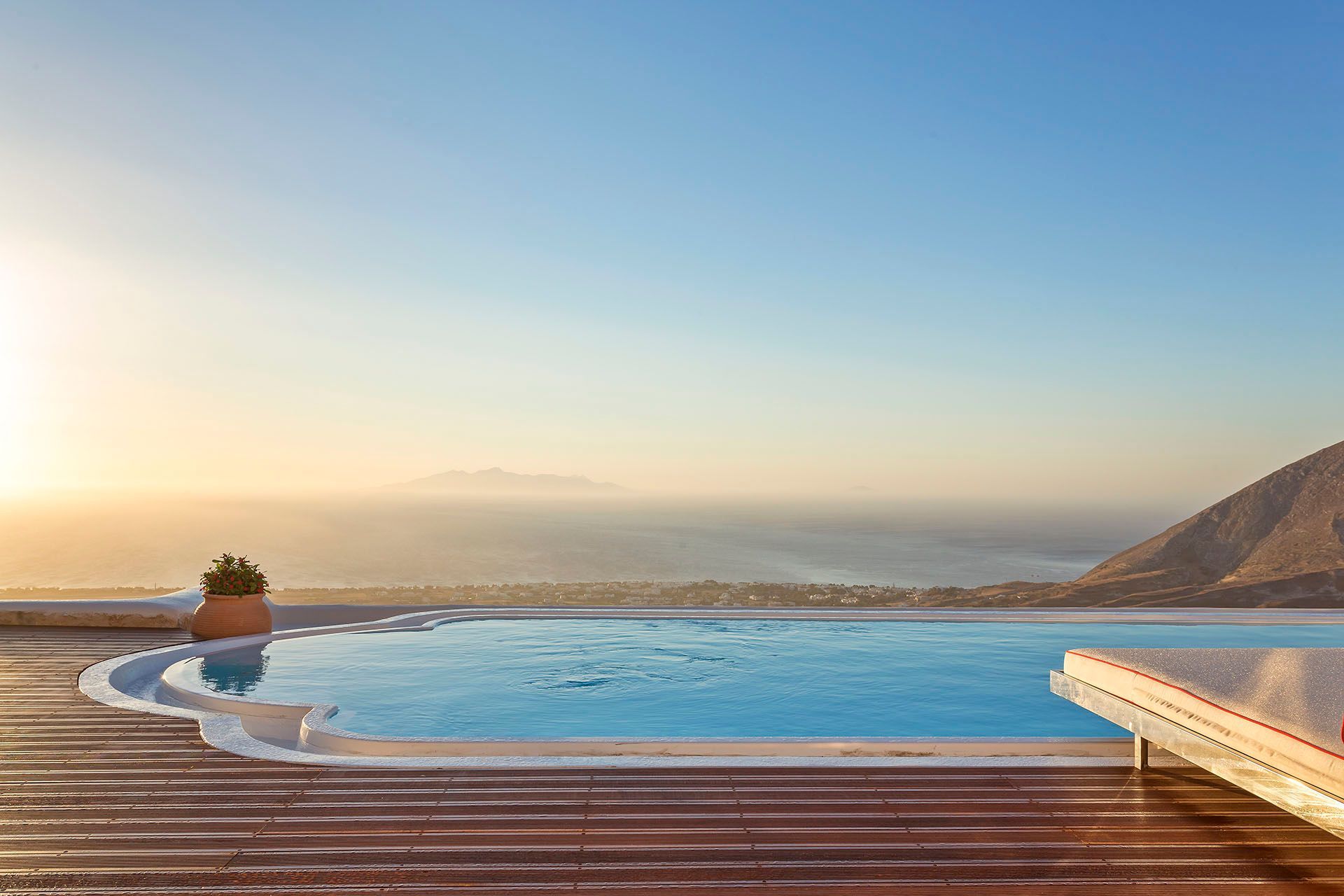 Santorini luxury villa Starling in Pyrgos Kalistis - 19