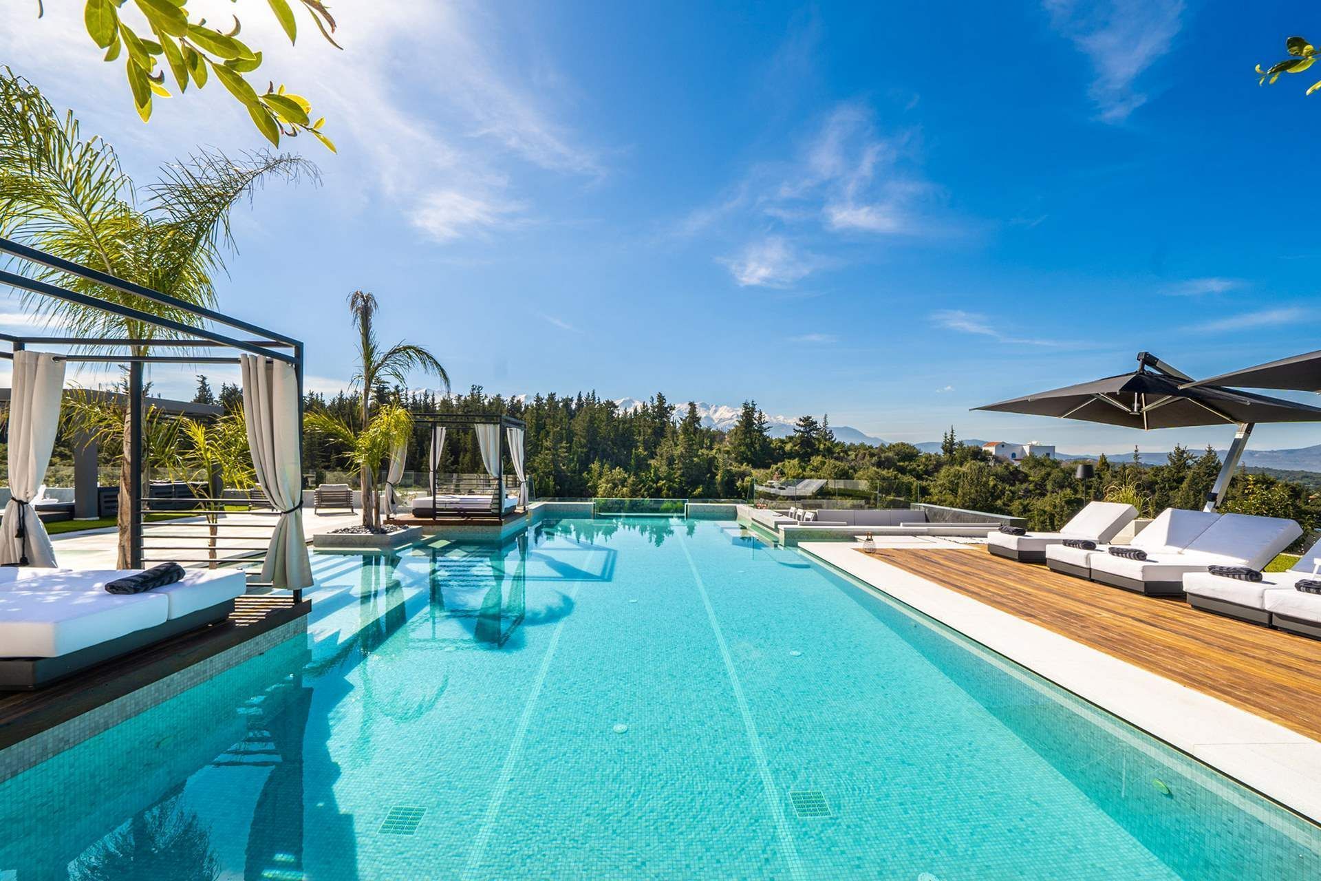 Post thumbnail of One Roof, Many Generations: Greek villas meet families' demand for luxury